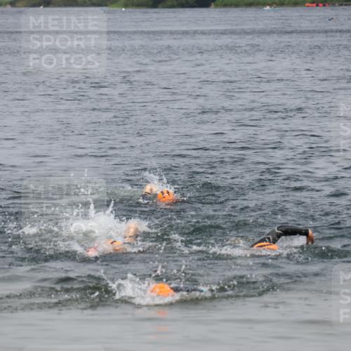 21.06.2025 - 27. Vierlanden-Triathlon Lena Gebhardt http://msf.ph/oto/8038939 15.06.2025 12:29:43 Schwimmen  meine-sportfotos.de