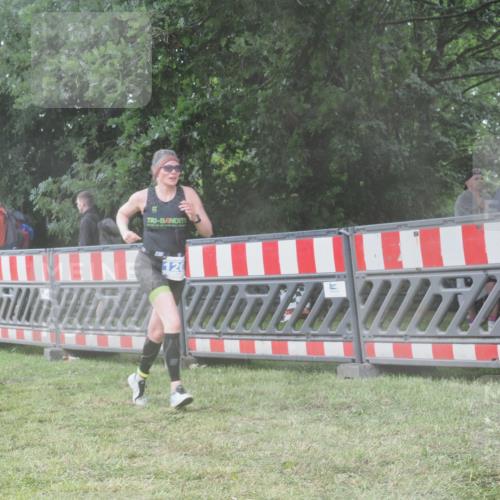 21.06.2025 - 27. Vierlanden-Triathlon KatJ http://msf.ph/oto/8038971 15.06.2025 14:22:09 Ziel 1201, 1226 meine-sportfotos.de