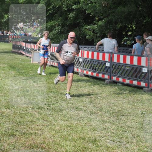 15.06.2025 - 27. Vierlanden-Triathlon KatJ http://msf.ph/oto/8039001 15.06.2025 11:34:36 Schwimmen 893 meine-sportfotos.de