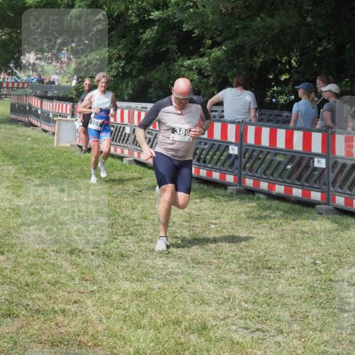 15.06.2025 - 27. Vierlanden-Triathlon KatJ http://msf.ph/oto/8039018 15.06.2025 11:34:37 Schwimmen 893 meine-sportfotos.de