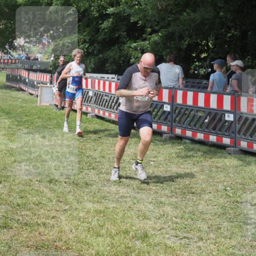 15.06.2025 - 27. Vierlanden-Triathlon KatJ http://msf.ph/oto/8039022 15.06.2025 11:34:37 Schwimmen 893 meine-sportfotos.de