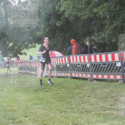 21.06.2025 - 27. Vierlanden-Triathlon KatJ http://msf.ph/oto/8039047 15.06.2025 14:22:19 Ziel 1177, 1259 meine-sportfotos.de