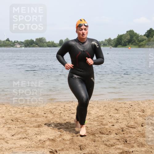 21.06.2025 - 27. Vierlanden-Triathlon Lena Gebhardt http://msf.ph/oto/8039051 15.06.2025 12:30:03 Schwimmen 1073, 1074, 1075, 1076 meine-sportfotos.de