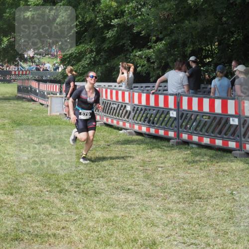 15.06.2025 - 27. Vierlanden-Triathlon KatJ http://msf.ph/oto/8039064 15.06.2025 11:34:54 Schwimmen  meine-sportfotos.de