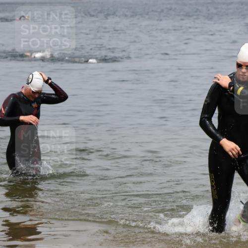 21.06.2025 - 27. Vierlanden-Triathlon Lena Gebhardt http://msf.ph/oto/8039069 15.06.2025 12:30:28 Schwimmen  meine-sportfotos.de