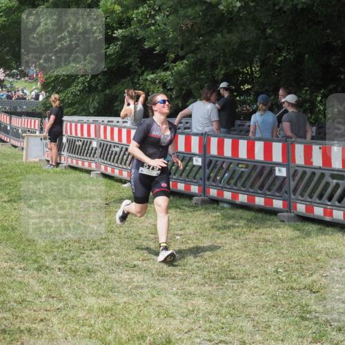 15.06.2025 - 27. Vierlanden-Triathlon KatJ http://msf.ph/oto/8039078 15.06.2025 11:34:54 Schwimmen  meine-sportfotos.de