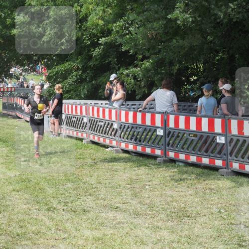 15.06.2025 - 27. Vierlanden-Triathlon KatJ http://msf.ph/oto/8039090 15.06.2025 11:34:57 Schwimmen  meine-sportfotos.de