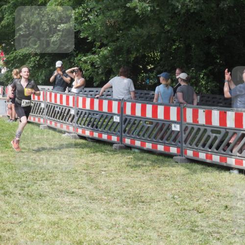 15.06.2025 - 27. Vierlanden-Triathlon KatJ http://msf.ph/oto/8039104 15.06.2025 11:34:58 Schwimmen  meine-sportfotos.de