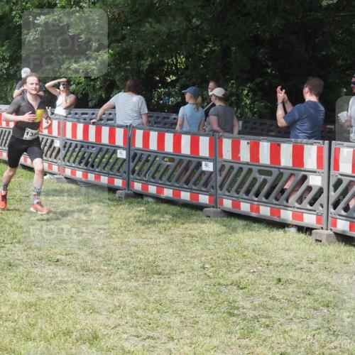 15.06.2025 - 27. Vierlanden-Triathlon KatJ http://msf.ph/oto/8039117 15.06.2025 11:34:58 Schwimmen  meine-sportfotos.de