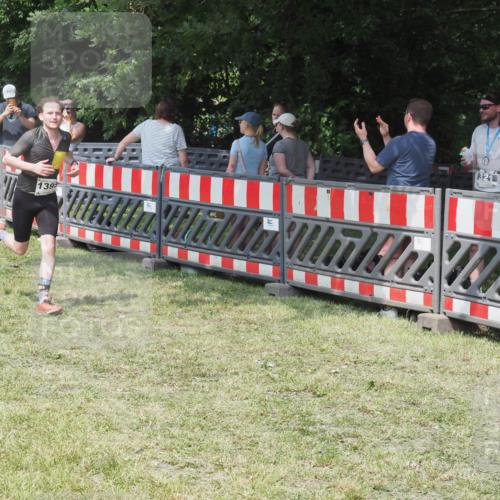 15.06.2025 - 27. Vierlanden-Triathlon KatJ http://msf.ph/oto/8039121 15.06.2025 11:34:58 Schwimmen  meine-sportfotos.de
