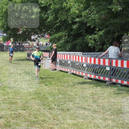 15.06.2025 - 27. Vierlanden-Triathlon KatJ http://msf.ph/oto/8039152 15.06.2025 11:35:18 Schwimmen  meine-sportfotos.de