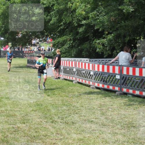 15.06.2025 - 27. Vierlanden-Triathlon KatJ http://msf.ph/oto/8039156 15.06.2025 11:35:18 Schwimmen  meine-sportfotos.de