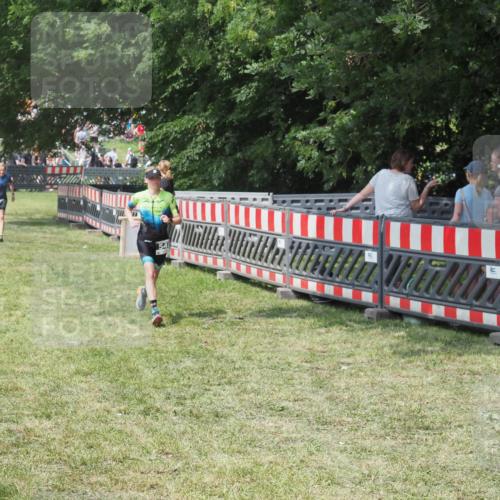 15.06.2025 - 27. Vierlanden-Triathlon KatJ http://msf.ph/oto/8039168 15.06.2025 11:35:18 Schwimmen  meine-sportfotos.de