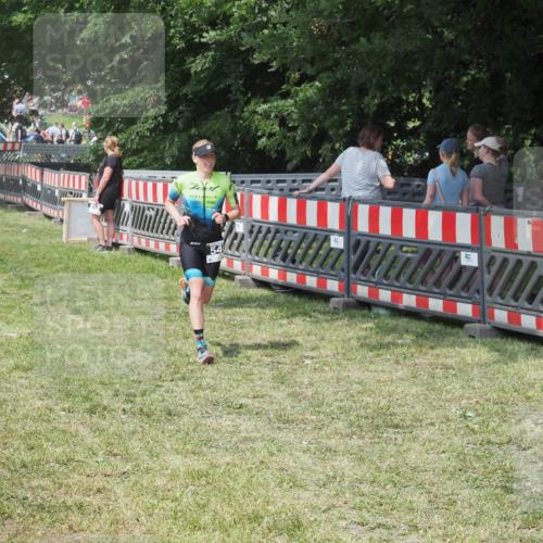 15.06.2025 - 27. Vierlanden-Triathlon KatJ http://msf.ph/oto/8039183 15.06.2025 11:35:19 Schwimmen  meine-sportfotos.de