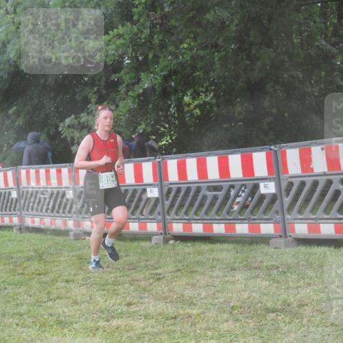 21.06.2025 - 27. Vierlanden-Triathlon KatJ http://msf.ph/oto/8039188 15.06.2025 14:22:34 Ziel 886, 894 meine-sportfotos.de