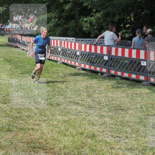 15.06.2025 - 27. Vierlanden-Triathlon KatJ http://msf.ph/oto/8039197 15.06.2025 11:35:24 Schwimmen  meine-sportfotos.de