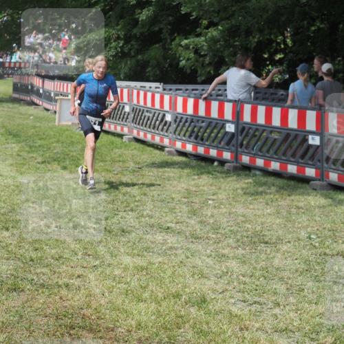 15.06.2025 - 27. Vierlanden-Triathlon KatJ http://msf.ph/oto/8039201 15.06.2025 11:35:24 Schwimmen  meine-sportfotos.de