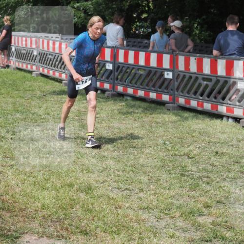 15.06.2025 - 27. Vierlanden-Triathlon KatJ http://msf.ph/oto/8039235 15.06.2025 11:35:25 Schwimmen  meine-sportfotos.de