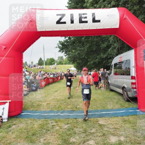 21.06.2025 - 27. Vierlanden-Triathlon MichiJ http://msf.ph/oto/8039244 15.06.2026 13:20:25 Ziel 641, 678, 741, 840 meine-sportfotos.de