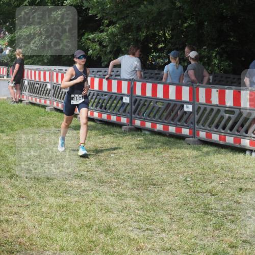 15.06.2025 - 27. Vierlanden-Triathlon KatJ http://msf.ph/oto/8039250 15.06.2025 11:35:34 Schwimmen  meine-sportfotos.de