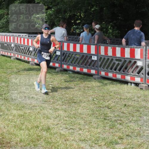 15.06.2025 - 27. Vierlanden-Triathlon KatJ http://msf.ph/oto/8039262 15.06.2025 11:35:34 Schwimmen  meine-sportfotos.de
