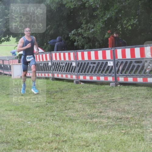 21.06.2025 - 27. Vierlanden-Triathlon KatJ http://msf.ph/oto/8039267 15.06.2025 14:22:48 Ziel 1202, 1317 meine-sportfotos.de