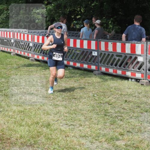 15.06.2025 - 27. Vierlanden-Triathlon KatJ http://msf.ph/oto/8039268 15.06.2025 11:35:34 Schwimmen  meine-sportfotos.de