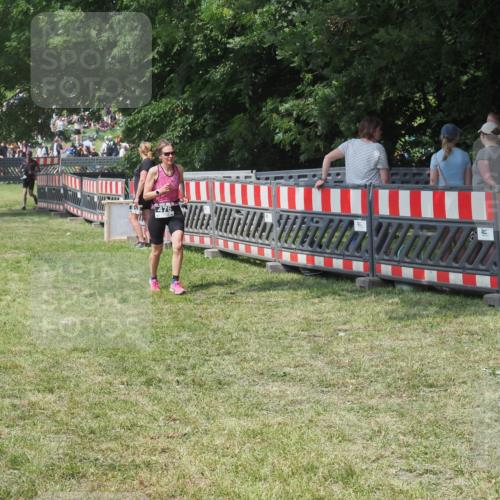 15.06.2025 - 27. Vierlanden-Triathlon KatJ http://msf.ph/oto/8039282 15.06.2025 11:35:40 Schwimmen  meine-sportfotos.de