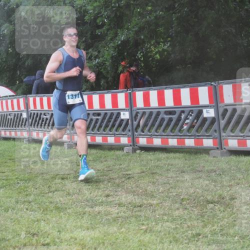21.06.2025 - 27. Vierlanden-Triathlon KatJ http://msf.ph/oto/8039286 15.06.2025 14:22:49 Ziel 1202, 1317 meine-sportfotos.de