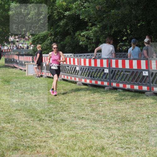 15.06.2025 - 27. Vierlanden-Triathlon KatJ http://msf.ph/oto/8039293 15.06.2025 11:35:40 Schwimmen  meine-sportfotos.de
