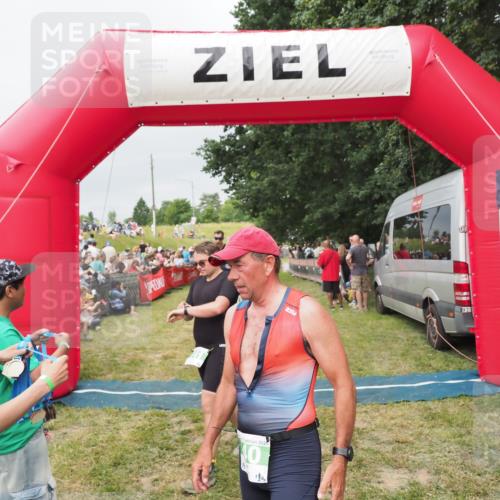 21.06.2025 - 27. Vierlanden-Triathlon MichiJ http://msf.ph/oto/8039297 15.06.2026 13:20:27 Ziel 641, 678, 741, 840 meine-sportfotos.de