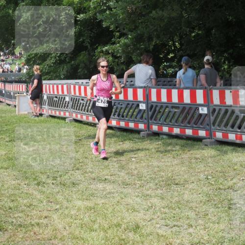 15.06.2025 - 27. Vierlanden-Triathlon KatJ http://msf.ph/oto/8039302 15.06.2025 11:35:41 Schwimmen  meine-sportfotos.de