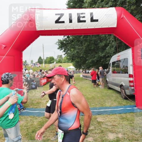 21.06.2025 - 27. Vierlanden-Triathlon MichiJ http://msf.ph/oto/8039305 15.06.2026 13:20:28 Ziel 641, 678, 741, 840 meine-sportfotos.de