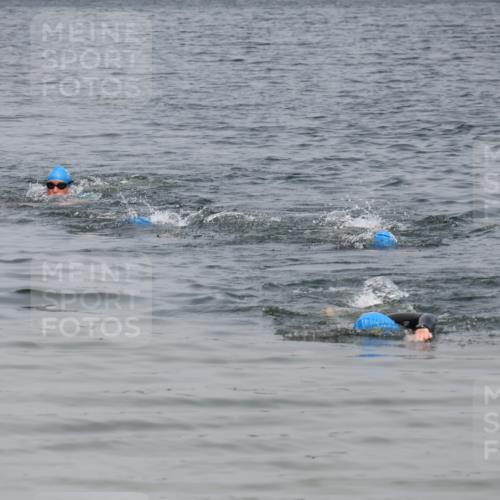 21.06.2025 - 27. Vierlanden-Triathlon Lena Gebhardt http://msf.ph/oto/8039311 15.06.2025 12:34:17 Schwimmen  meine-sportfotos.de