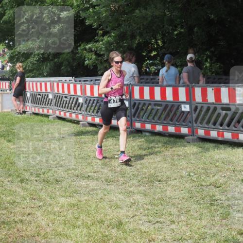 15.06.2025 - 27. Vierlanden-Triathlon KatJ http://msf.ph/oto/8039316 15.06.2025 11:35:41 Schwimmen  meine-sportfotos.de