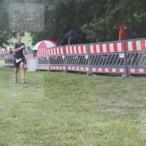 21.06.2025 - 27. Vierlanden-Triathlon KatJ http://msf.ph/oto/8039318 15.06.2025 14:22:56 Ziel 1202, 1270 meine-sportfotos.de