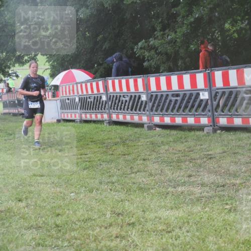 21.06.2025 - 27. Vierlanden-Triathlon KatJ http://msf.ph/oto/8039323 15.06.2025 14:22:56 Ziel 1202, 1270 meine-sportfotos.de