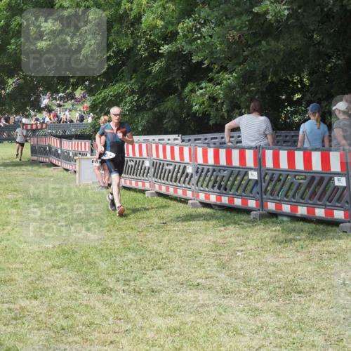 15.06.2025 - 27. Vierlanden-Triathlon KatJ http://msf.ph/oto/8039324 15.06.2025 11:35:48 Schwimmen  meine-sportfotos.de