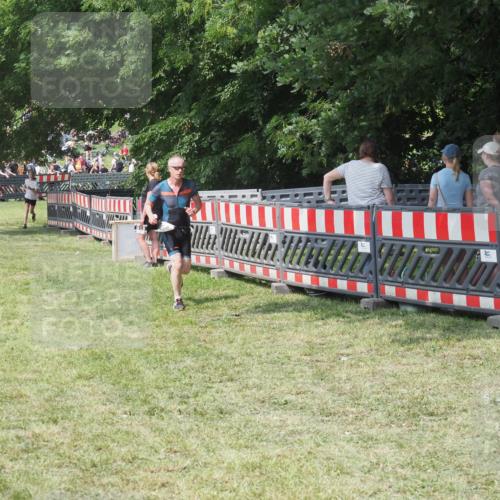 15.06.2025 - 27. Vierlanden-Triathlon KatJ http://msf.ph/oto/8039329 15.06.2025 11:35:48 Schwimmen  meine-sportfotos.de