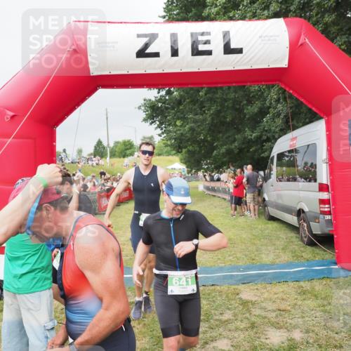 21.06.2025 - 27. Vierlanden-Triathlon MichiJ http://msf.ph/oto/8039335 15.06.2026 13:20:29 Ziel 641, 678, 709, 741, 840 meine-sportfotos.de