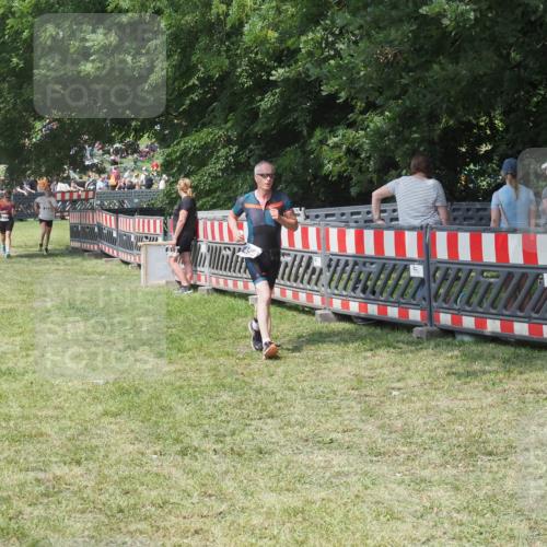 15.06.2025 - 27. Vierlanden-Triathlon KatJ http://msf.ph/oto/8039337 15.06.2025 11:35:49 Schwimmen  meine-sportfotos.de