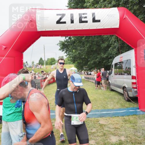 21.06.2025 - 27. Vierlanden-Triathlon MichiJ http://msf.ph/oto/8039338 15.06.2026 13:20:29 Ziel 641, 678, 709, 741, 840 meine-sportfotos.de