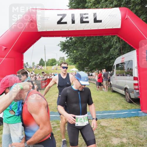 21.06.2025 - 27. Vierlanden-Triathlon MichiJ http://msf.ph/oto/8039344 15.06.2026 13:20:29 Ziel 641, 678, 709, 741, 840 meine-sportfotos.de