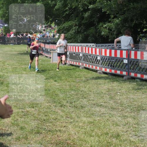 15.06.2025 - 27. Vierlanden-Triathlon KatJ http://msf.ph/oto/8039347 15.06.2025 11:35:53 Schwimmen  meine-sportfotos.de