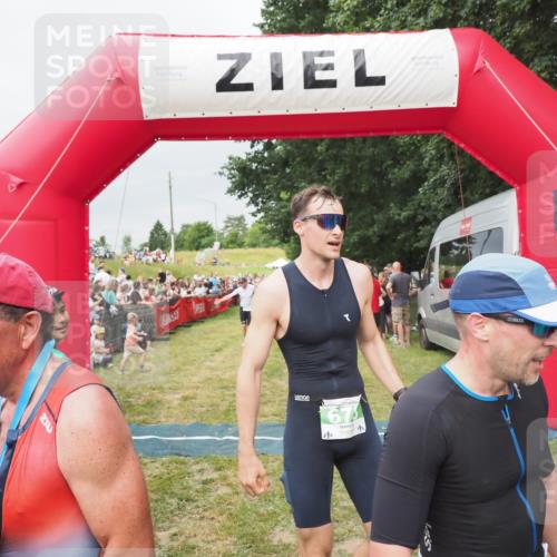 21.06.2025 - 27. Vierlanden-Triathlon MichiJ http://msf.ph/oto/8039354 15.06.2026 13:20:30 Ziel 641, 678, 688, 709, 741, 840 meine-sportfotos.de