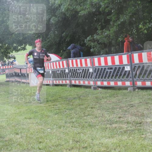 21.06.2025 - 27. Vierlanden-Triathlon KatJ http://msf.ph/oto/8039384 15.06.2025 14:23:03 Ziel 1270, 1275 meine-sportfotos.de