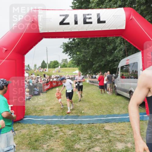 21.06.2025 - 27. Vierlanden-Triathlon MichiJ http://msf.ph/oto/8039391 15.06.2026 13:20:32 Ziel 641, 678, 688, 694, 709, 741, 840 meine-sportfotos.de