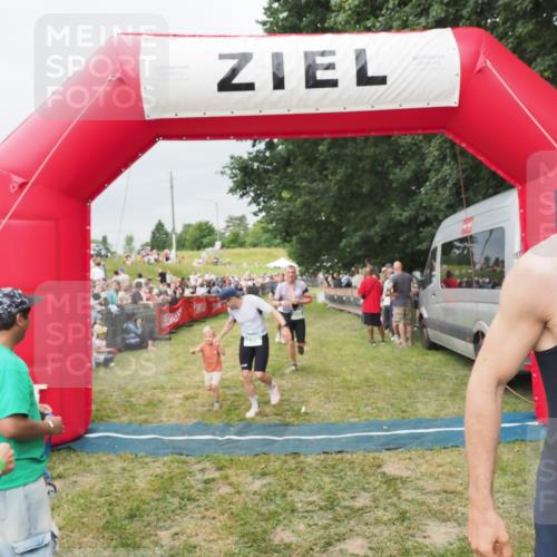 21.06.2025 - 27. Vierlanden-Triathlon MichiJ http://msf.ph/oto/8039396 15.06.2026 13:20:32 Ziel 641, 678, 688, 694, 709, 741, 840 meine-sportfotos.de