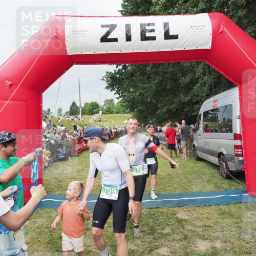 21.06.2025 - 27. Vierlanden-Triathlon MichiJ http://msf.ph/oto/8039435 15.06.2026 13:20:34 Ziel 641, 678, 688, 694, 709 meine-sportfotos.de