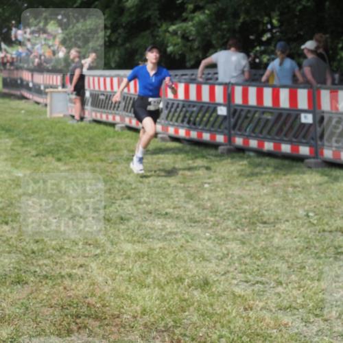 15.06.2025 - 27. Vierlanden-Triathlon KatJ http://msf.ph/oto/8039443 15.06.2025 11:36:00 Schwimmen  meine-sportfotos.de
